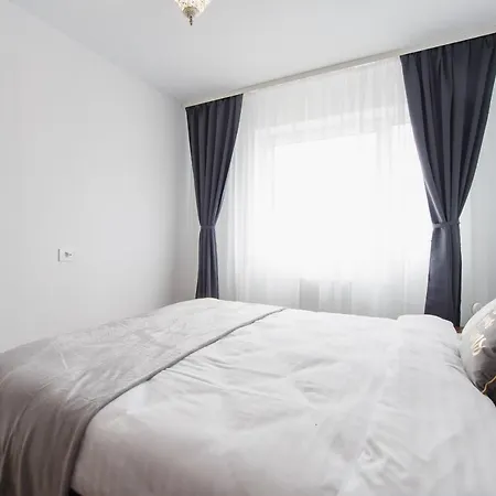 Duet Blanc Apartment Oradea Exterior photo